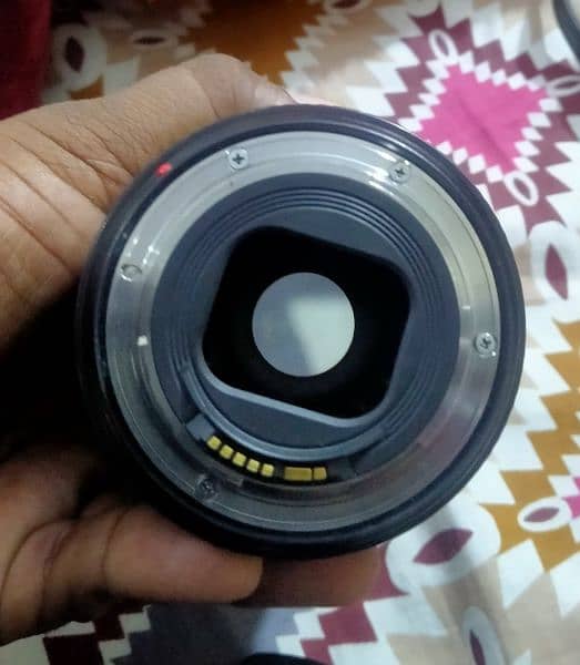 Canon Lens 24-105mm f/4 IS II 2