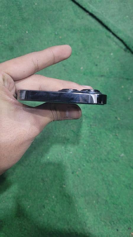 Iphone 13 Pro PTA Approved 10/10 Black Color water Resistance 5