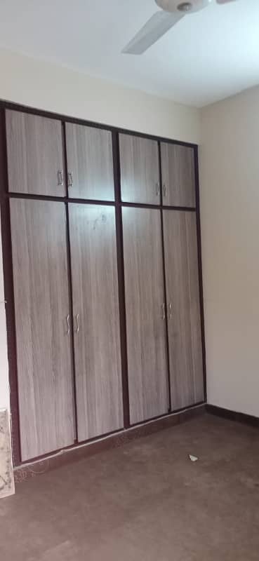 G11/4 D type flat For Rent second floor family 0