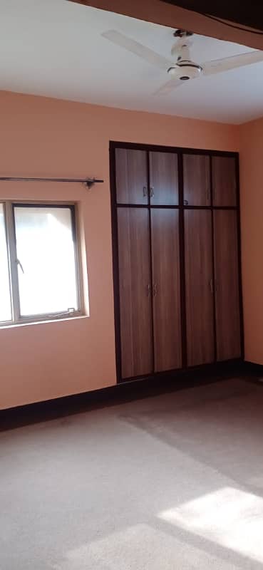 G11/4 D type flat For Rent second floor family 4