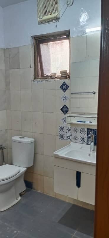 G11/4 D type flat For Rent second floor family 10