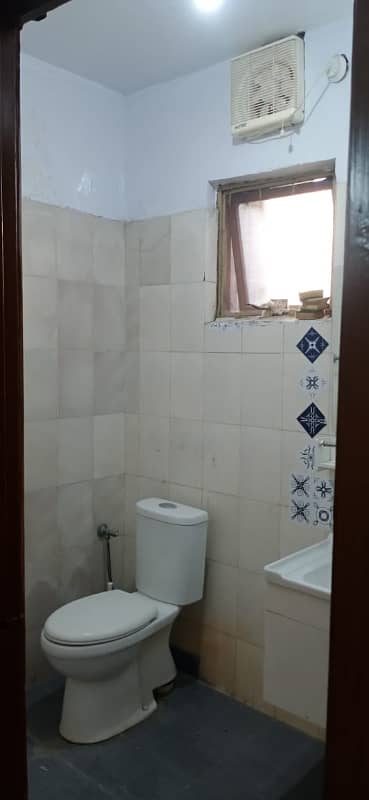 G11/4 D type flat For Rent second floor family 11