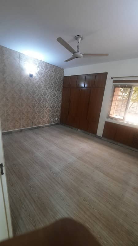 Flat for rent G. 11.4. pha c type On ground floor 2beds tv lounge With attached bath Servant room Lawn gated community garage water bore All facility available For more details call me only client 03335043954 03005043954 1