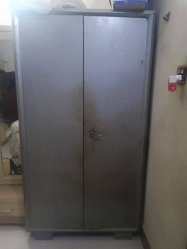 wardrobe cupboard Almari full iron 2