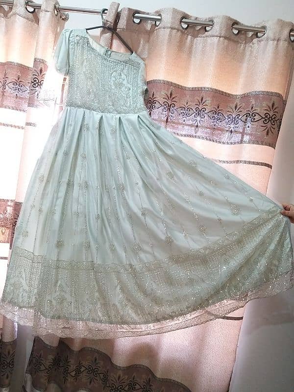 maxi in light green pastel color 0