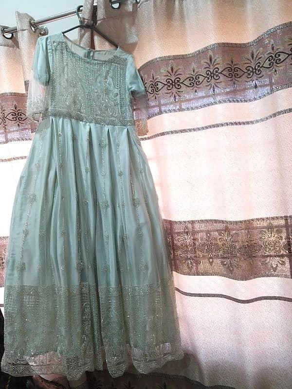 maxi in light green pastel color 2