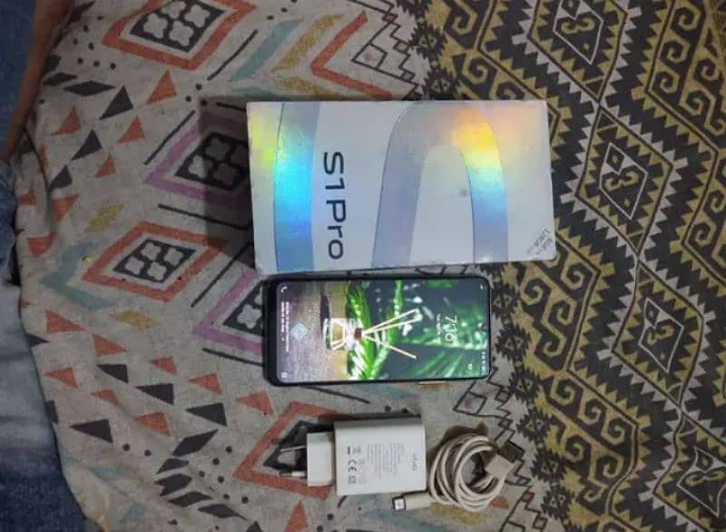 vivo s1 pro mobil 8/128/GB complete Sman for sale Wtsp  no 03266030280 1