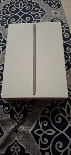 APPLE IPAD 9TH GENERATION BRAND NEW BOX PACKED WITH TRANSPARENT CASE