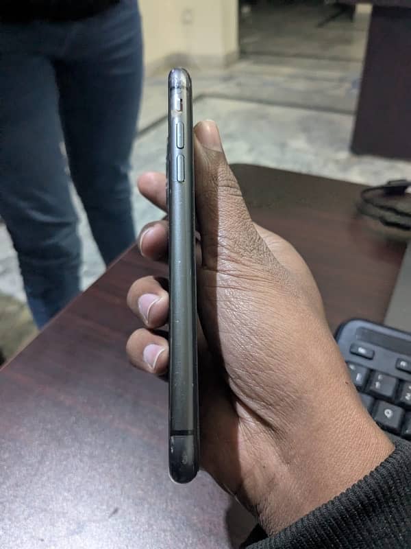 iPhone 11 128GB 4