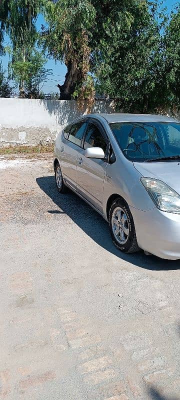 Toyota Prius 2011 1