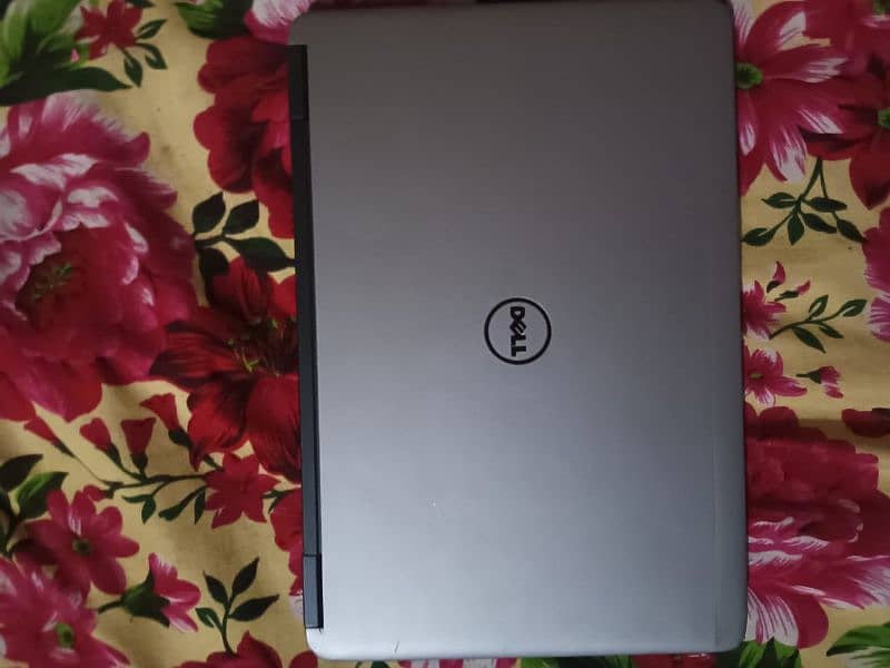 Dell Latitude E7240 - Core i7, 12GB RAM, 256GB SSD, Like New 3