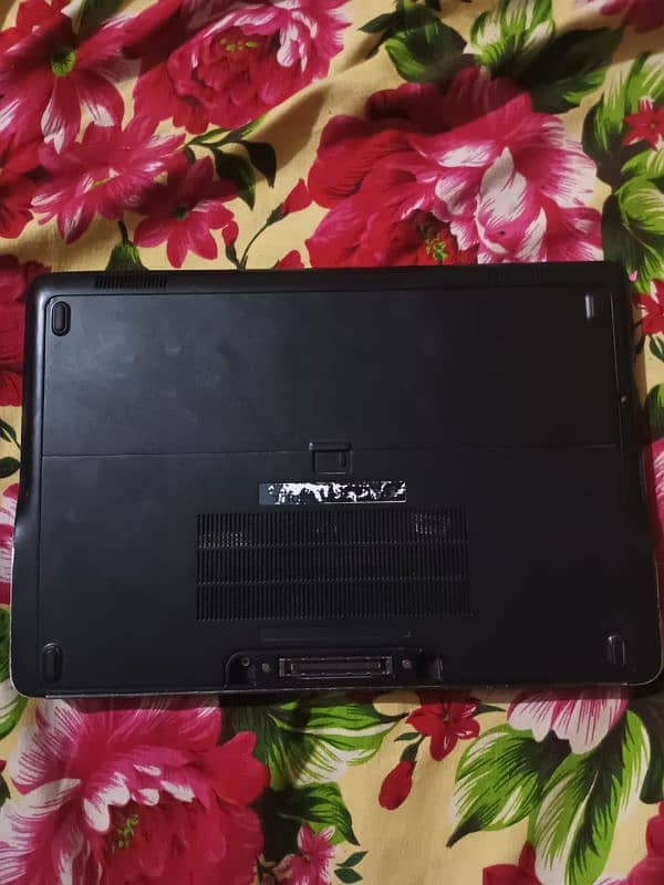 Dell Latitude E7240 - Core i7, 12GB RAM, 256GB SSD, Like New 5