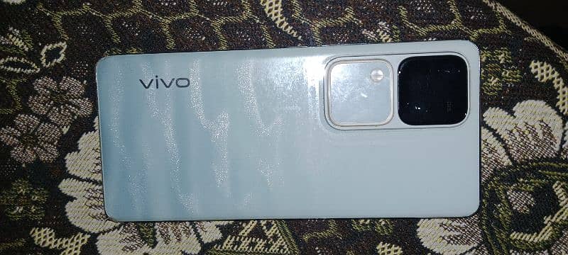 vivo V30 3