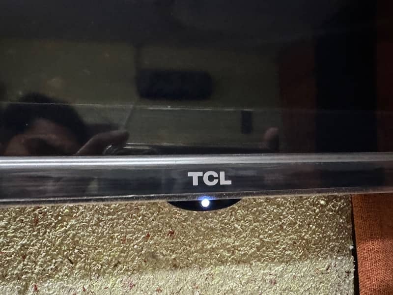 TCL Smart 32” S65a Model like a new in Good condition 1