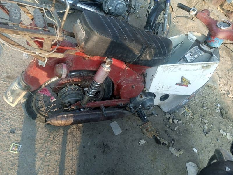 Honda 50 karachi 3