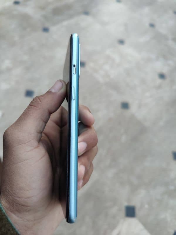 OnePlus 9r 1