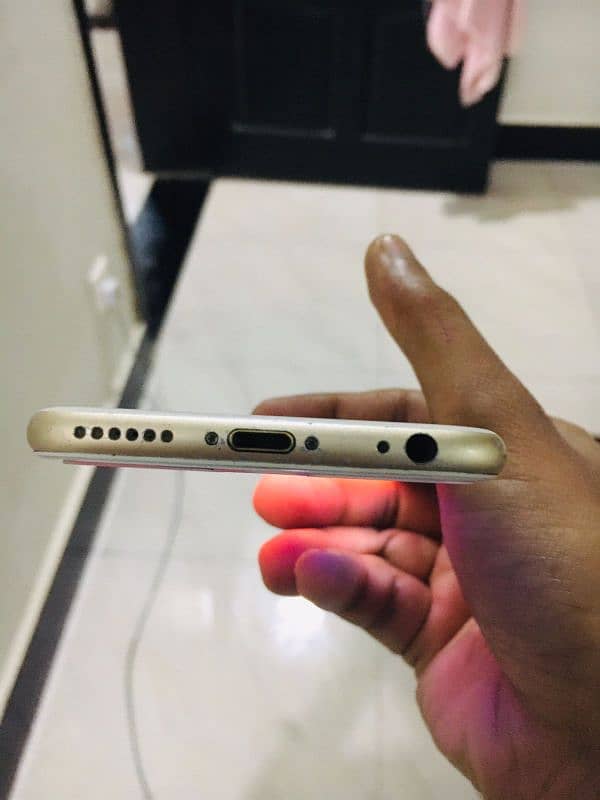 iPhone 6s 64 GB pta approved 4