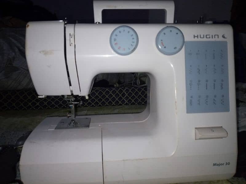 Sewing and overlock important machine 0