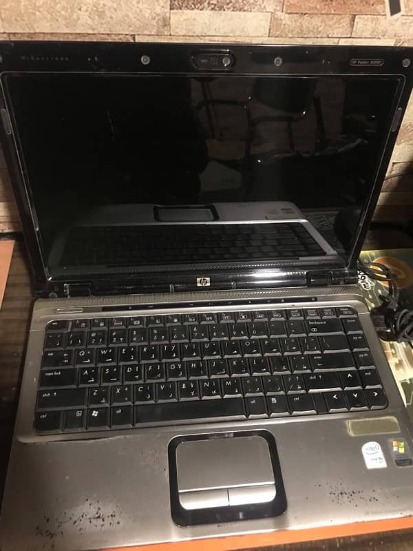 hp dv2000 laptop good condition 2