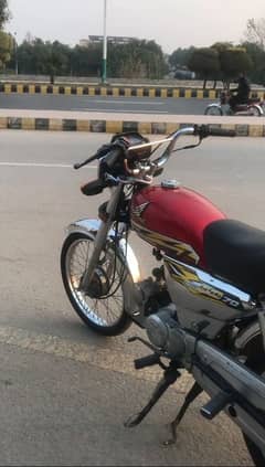 bike Quetta ka number ka hai aur Yahan per chala raha hun main