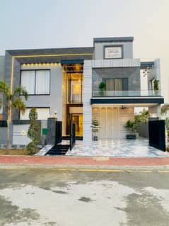 LUXUARY CORNER 14 MARLA BRAND NEW DOUBLE HEIGHTED NEW STYLE MAIN BOULEVARD HOUSE FOR SALE IN IQBAL BAHRIA TOWN LAHORE