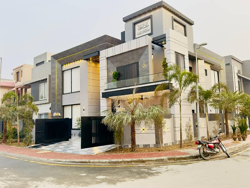 LUXUARY CORNER 14 MARLA BRAND NEW DOUBLE HEIGHTED NEW STYLE MAIN BOULEVARD HOUSE FOR SALE IN IQBAL BAHRIA TOWN LAHORE 1