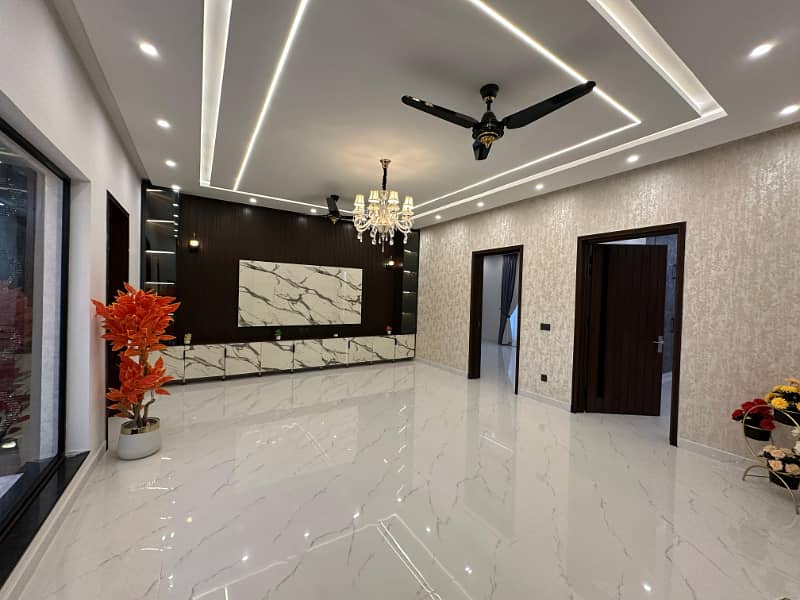 LUXUARY CORNER 14 MARLA BRAND NEW DOUBLE HEIGHTED NEW STYLE MAIN BOULEVARD HOUSE FOR SALE IN IQBAL BAHRIA TOWN LAHORE 21