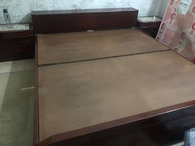 Sale of queen size bed with side tables and mattress 2