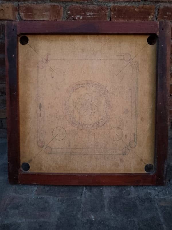 Carrom board 0