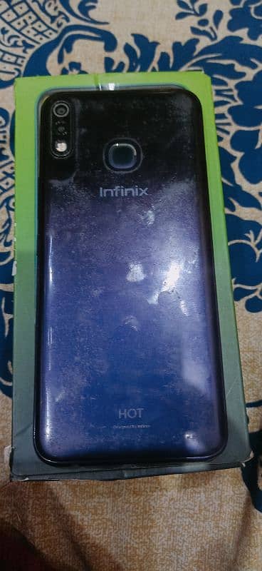 Infinix hot 8 lite 10/8 3