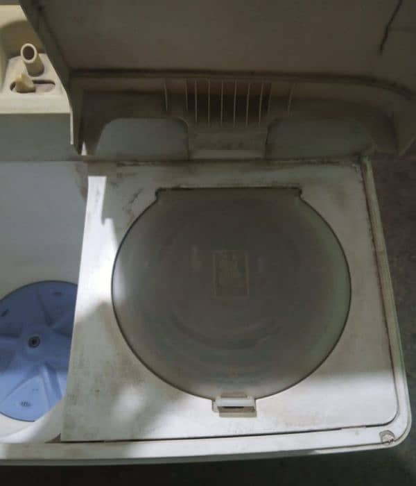 Washing Machine with dryer 1