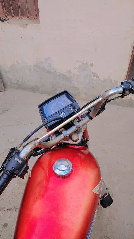 China ki bike hai CD70cc 2