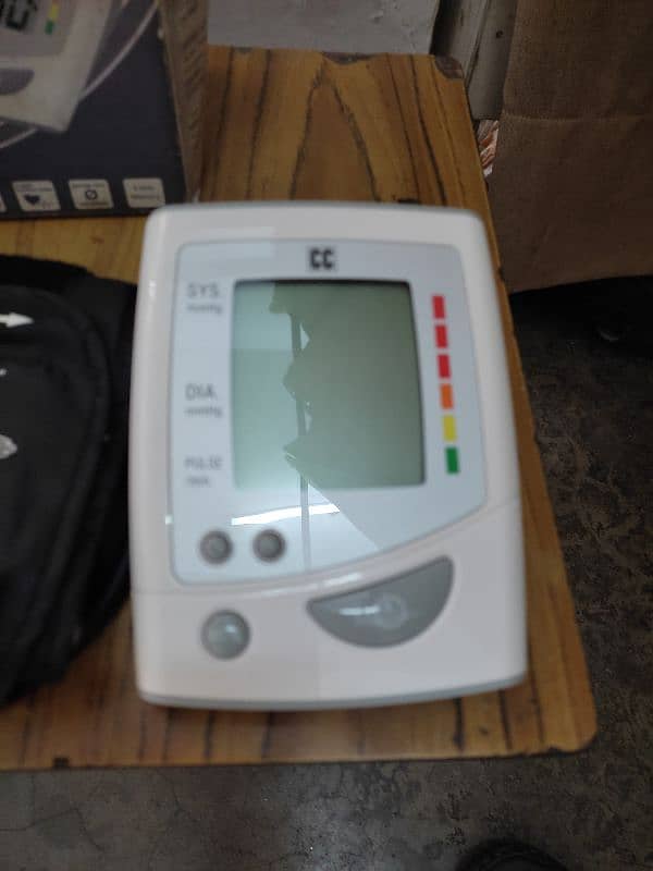 Automatic Blood Pressure Monitor Like New at Throw Away Price 1