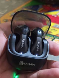 Ronin Ear pods Just 5 Days Used