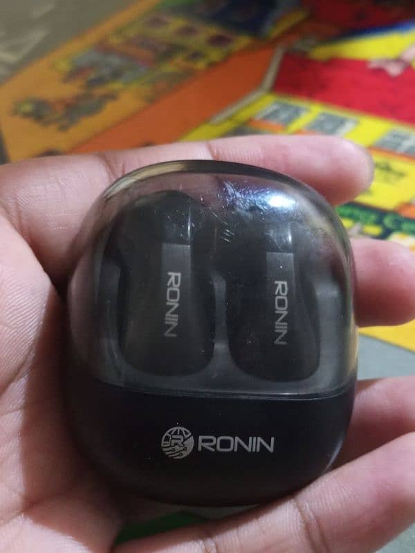 Ronin Ear pods Just 5 Days Used 2