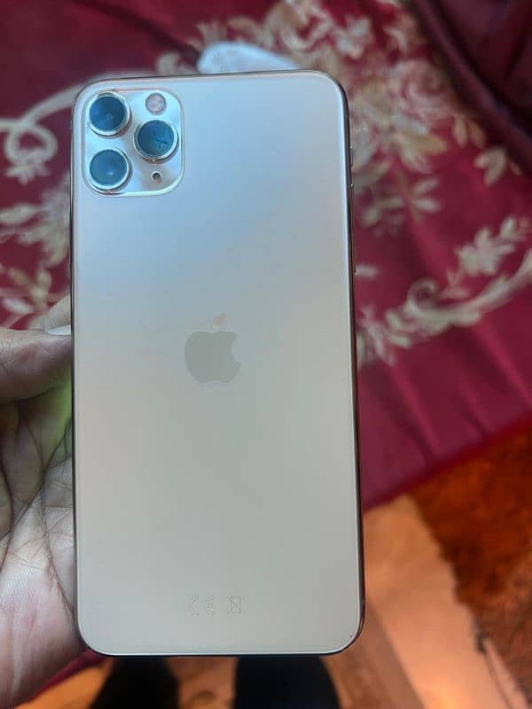 iPhone 11 pro max scrathless 256 GB gold 3