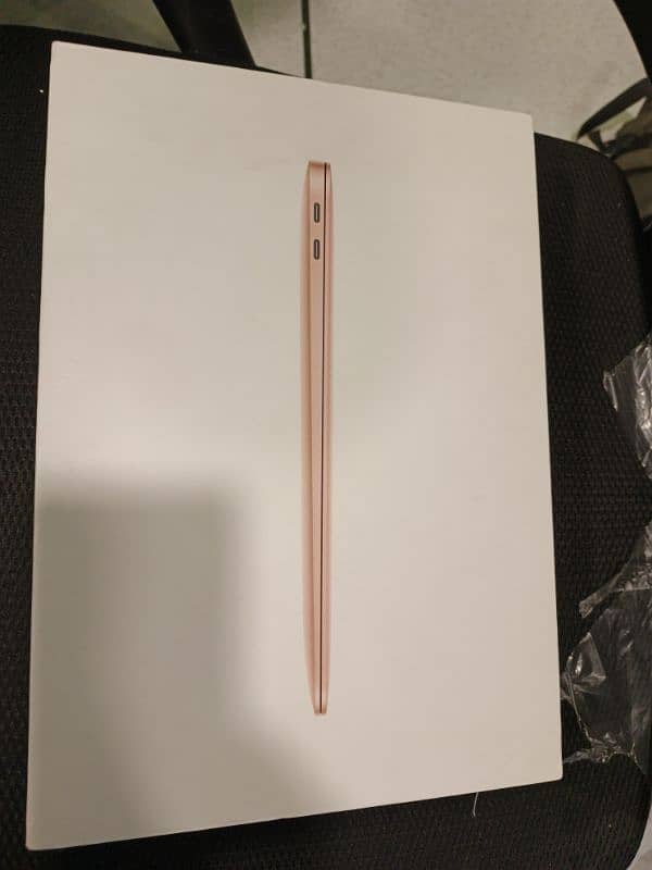 MacBook Air Chip M1  gold color 1