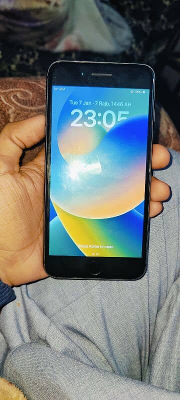 iphone 8 plus normal secratch hain baki All ok h 64 gb 1