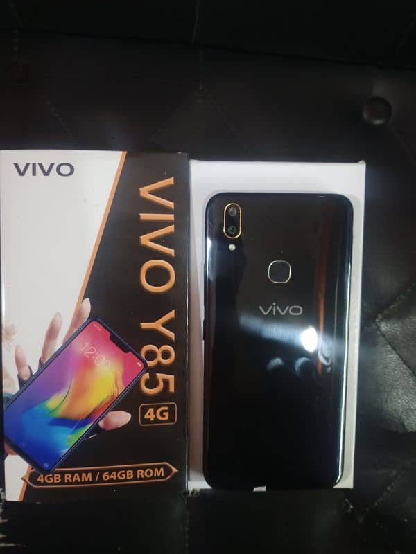 vivo y85 (4/64) ram full new with box and charger lush condition 10/10 0