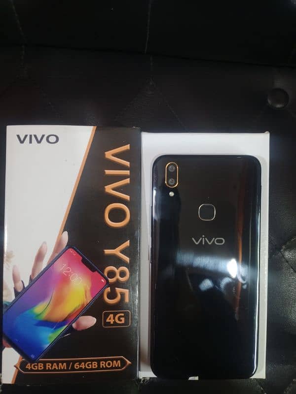 vivo y85 (4/64) ram full new with box and charger lush condition 10/10 1