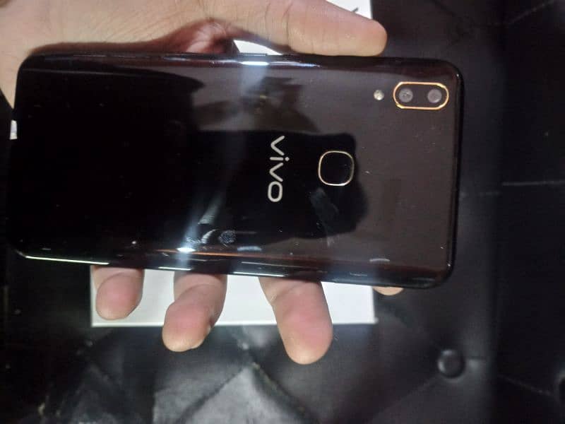 vivo y85 (4/64) ram full new with box and charger lush condition 10/10 4