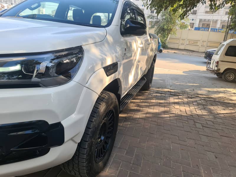 Toyot Hilux revo grs 2023 4