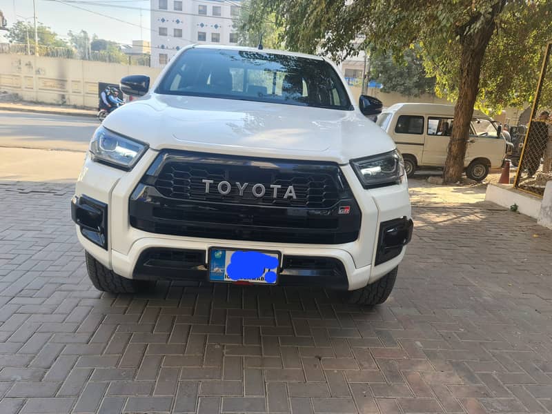 Toyot Hilux revo grs 2023 6