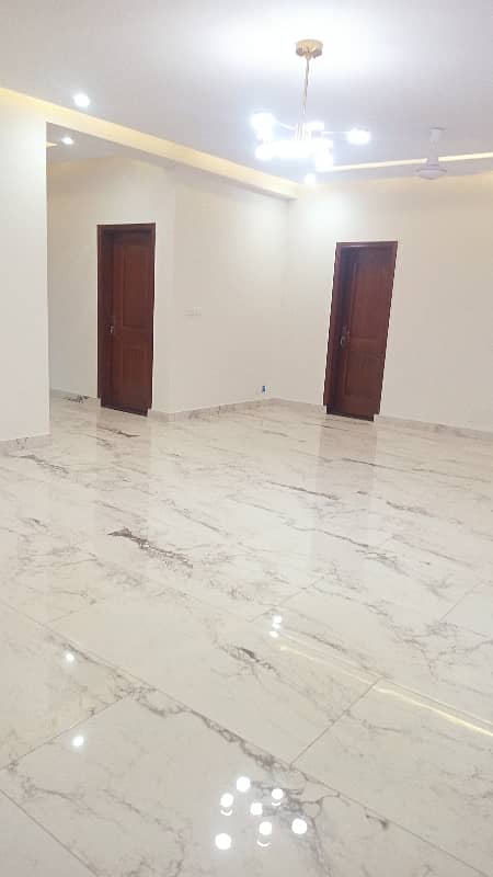 Brend New apartment available for Rent in Askari 11 sec-D Lahore 33