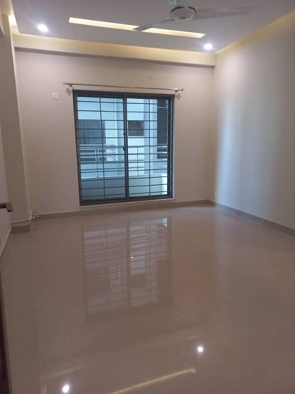 Brend New apartment available for Rent in Askari 11 sec-D Lahore 45