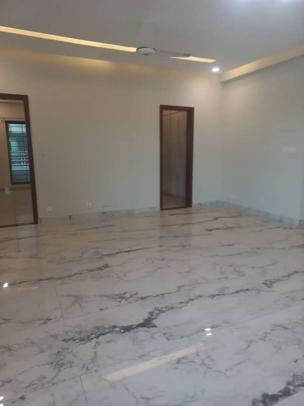 Brend New apartment available for Rent in Askari 11 sec-D Lahore 46