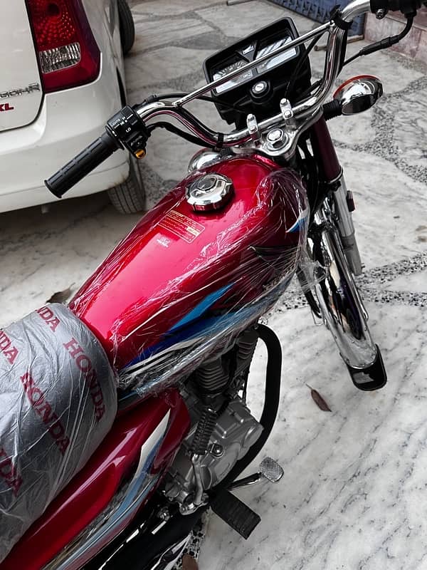 Honda CG125 2024 Total Original (324KM) Red 9