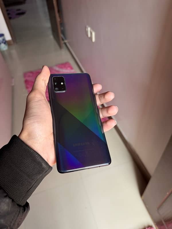 Samsung Galaxy A71 1