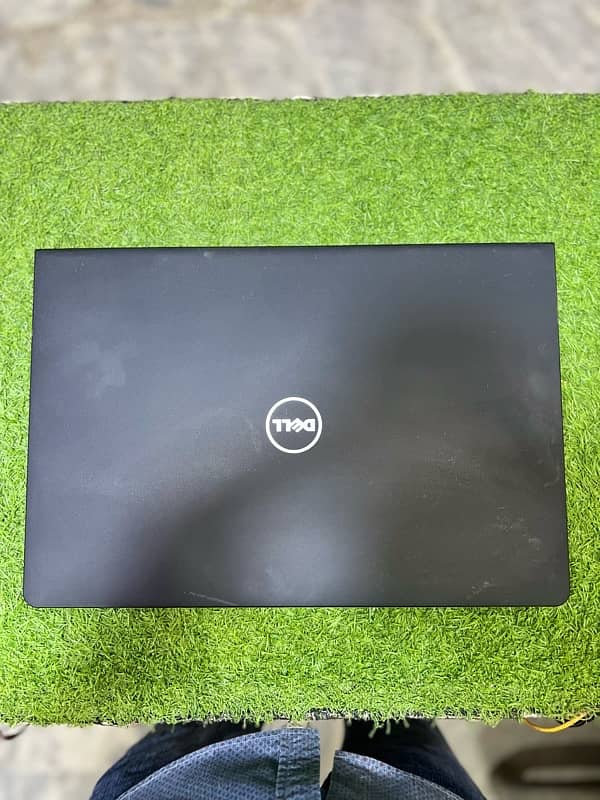 Dell vastro 15 Core i5 8th generation 1