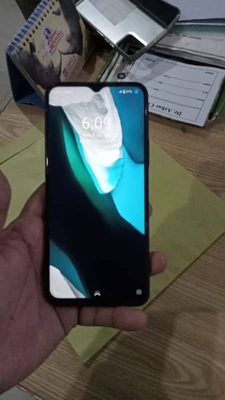 Vivo y33s 4